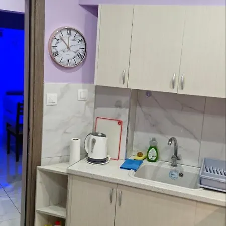Phidias House Апартаменти *